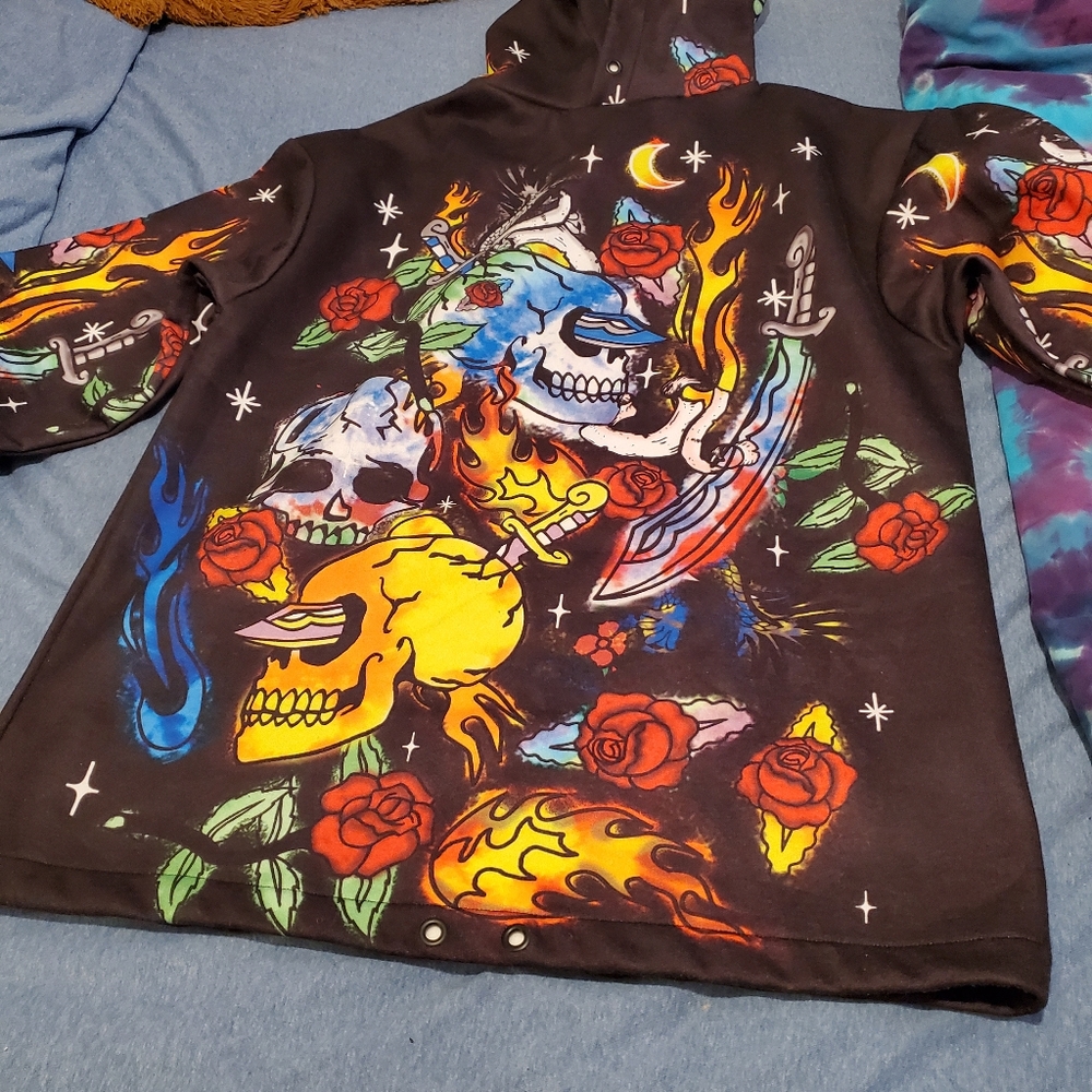 Skull graffiti hoodie